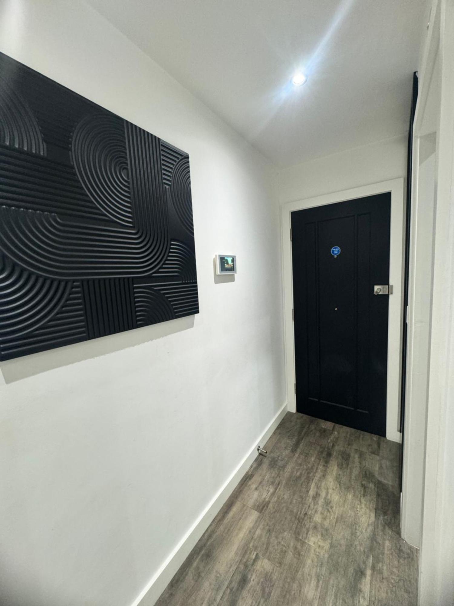 Luxury Flat In Uxbridge Appartement Buitenkant foto