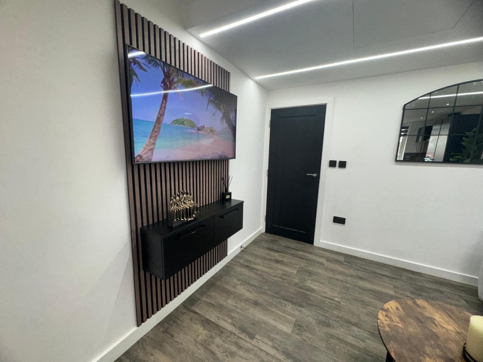 Luxury Flat In Uxbridge Appartement Buitenkant foto